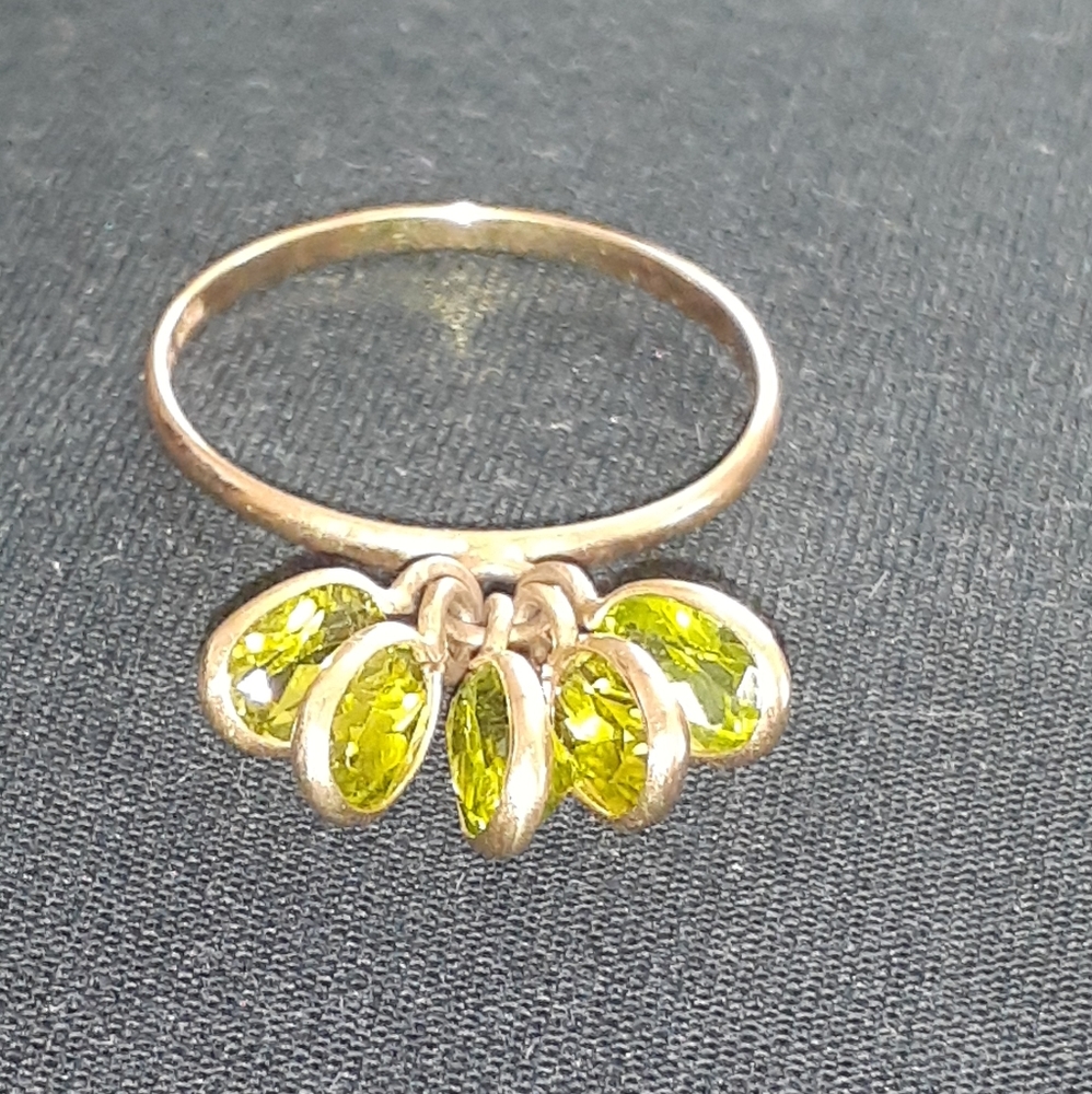 10k Peridot Ring